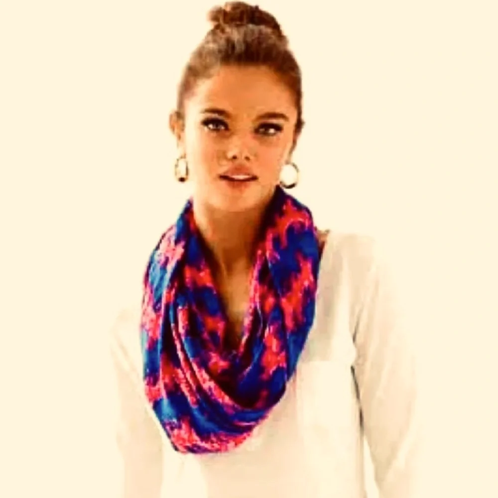 Lilly Pulitzer Riley Infinity Loop Scarf 72”x28” - Picture 8 of 8